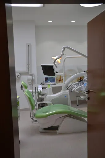 MK Stomatologia - Dentysta Toruń | Chirurgia | Implanty | Wybielanie - PCK